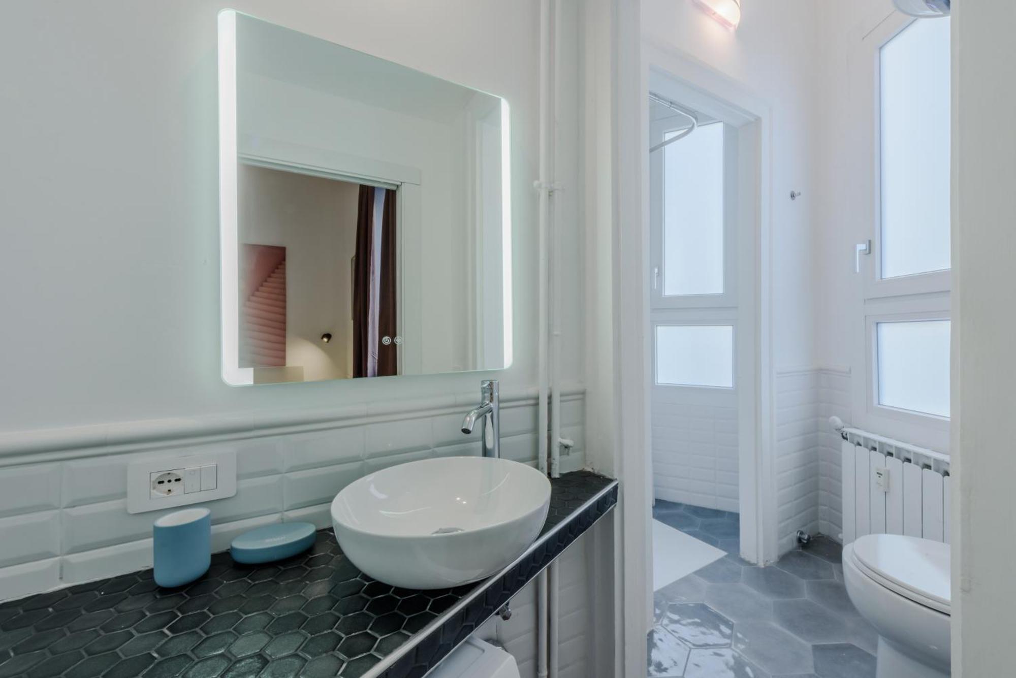 New And Functional Apartments Near The Metro Milan Exterior photo