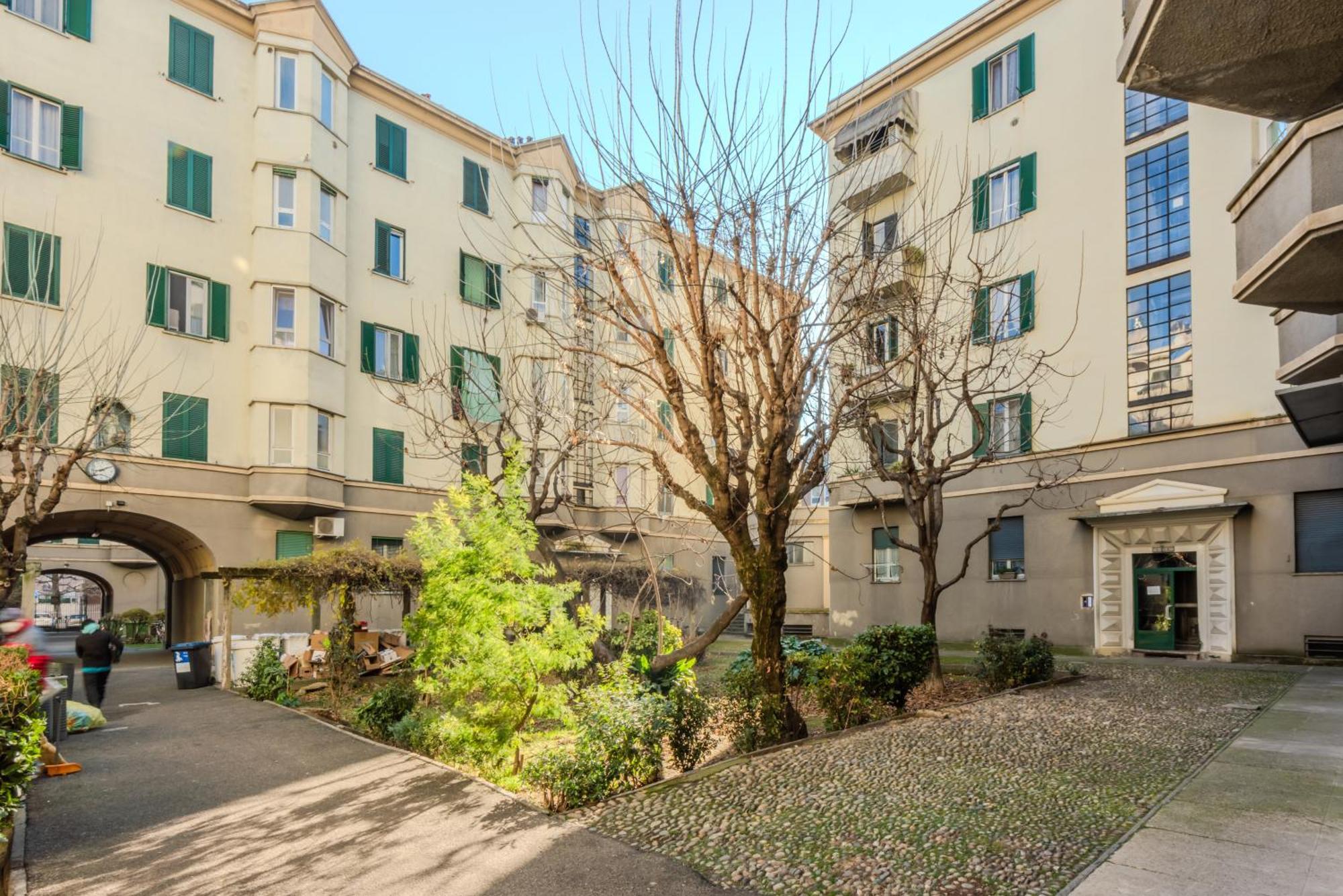 New And Functional Apartments Near The Metro Milan Exterior photo