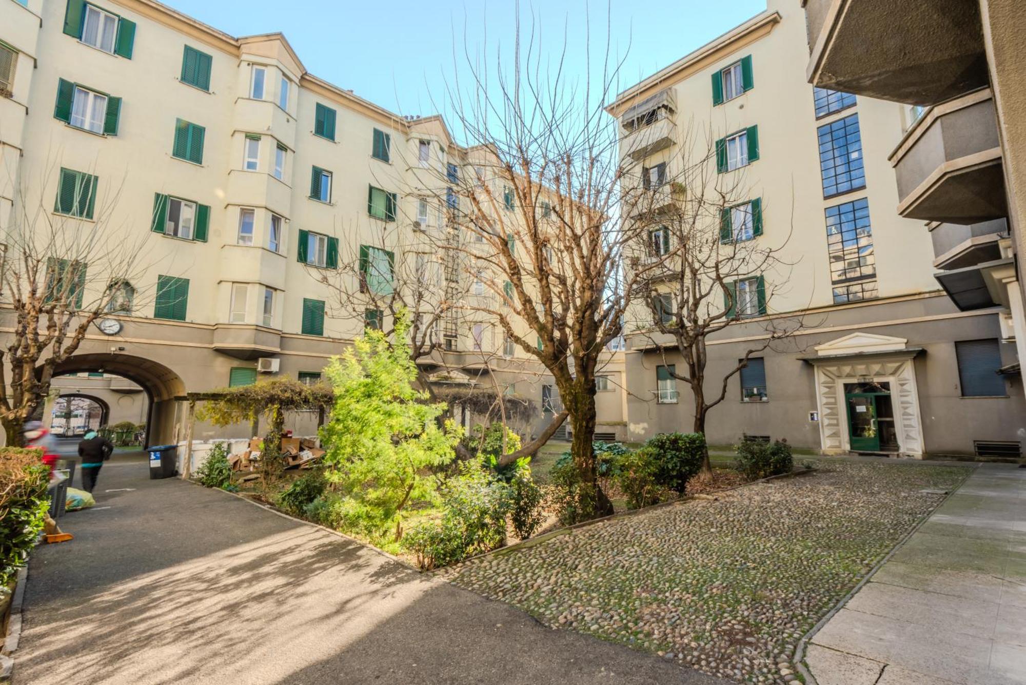 New And Functional Apartments Near The Metro Milan Exterior photo